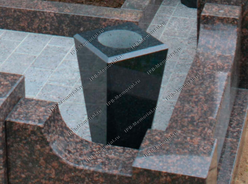 Ваза из гранита